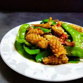 The squid fired Dutch beans