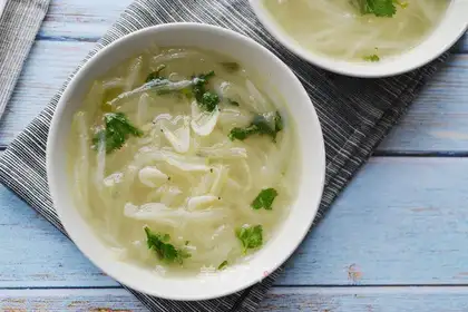 Shrimp radish soup