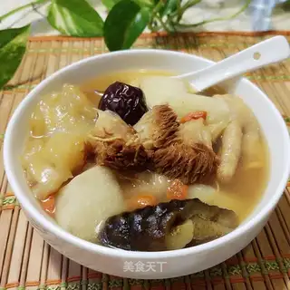 A tummy-breeding mushroom gel soup