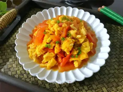 Tomato fried eggs