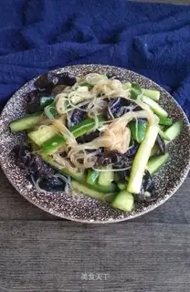 A cucumber-muck fan