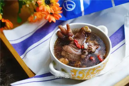 ♪ ♪ And the red bean chicken leg soup ♪
