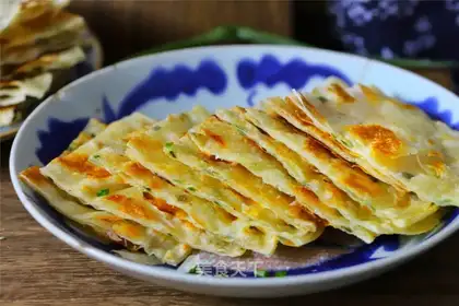 A dumpling onion cake