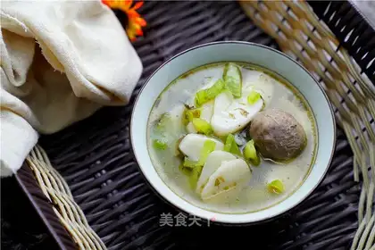 Olive beefball soup cake