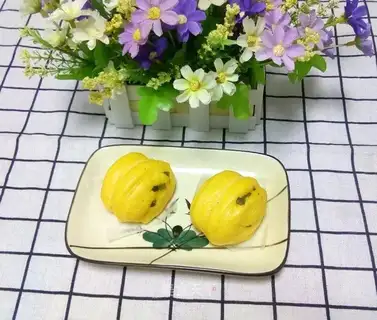 Pumpkin onion rolls