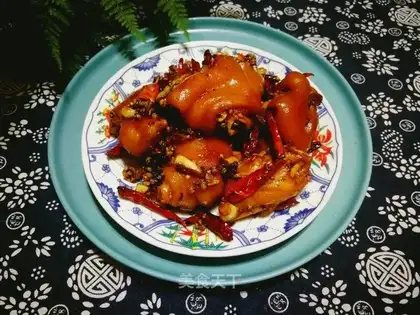 Spicy pig hoof