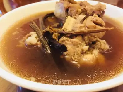 Soupbone tea and mushrooms