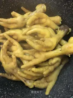 Salt chicken feet