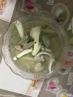 Pig and mushroom soup