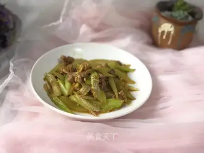 Beef fried celery