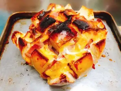 Cheese bacon buns