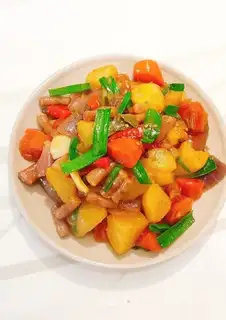 Spicy sausage and potatoes