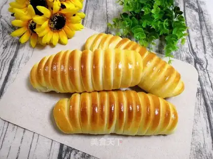 caterpillar sausage bread