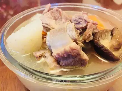 The tatterbone and the medicine soup