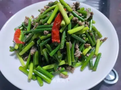 Beef paste and garlic