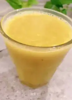 Banana mango juice