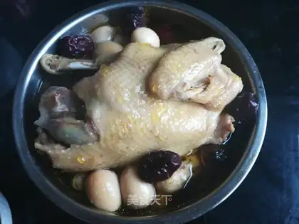 Chicken stew with red dates