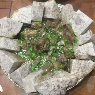 Steaming taro