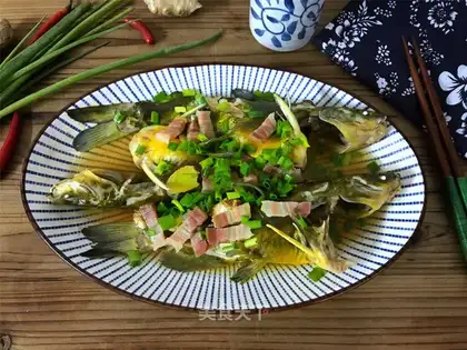 Steamed cedar fish