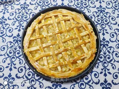 Apple basket pie