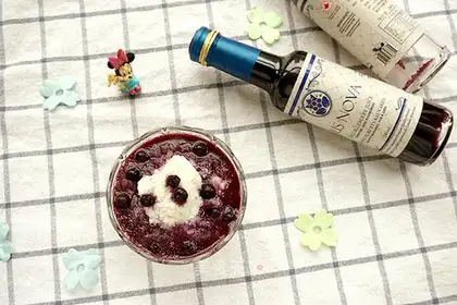 Mowder, blueberry juice