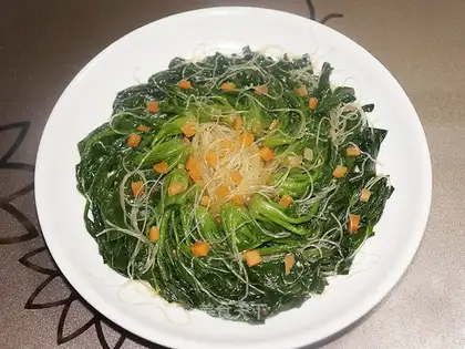 A spinach mix fan