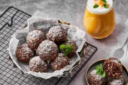 oatmeal chocolate energy ball