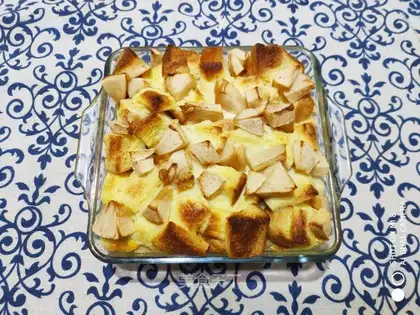 Applebread pudding