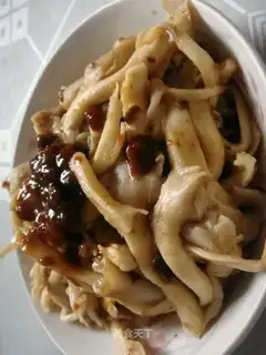 soy sauce mixed with mushroom