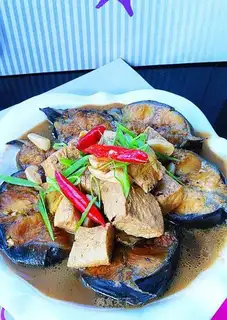 Stewed with frozen tofu with catfish