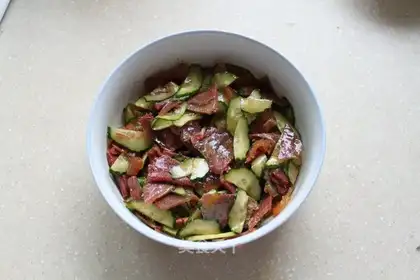 Cucumber mixed beef