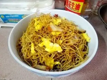 stir-fried shrimp noodles