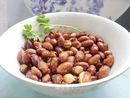 fried peanuts