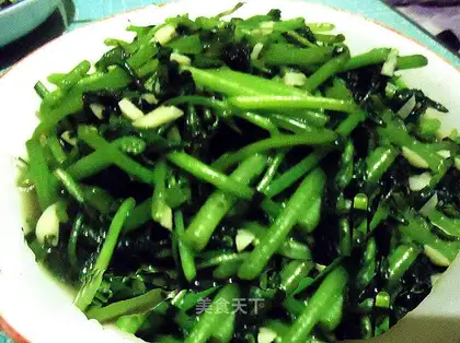 Garlic chrysanthemum