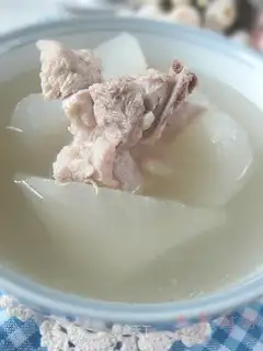 Radish pork ribs soup
