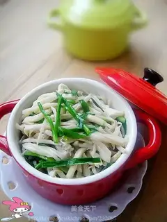 stir-fried mushroom with leeks