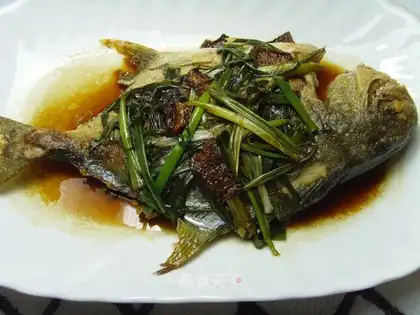 Sweet and sour fried fish