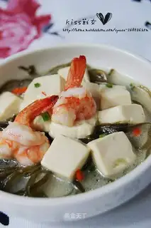 Stewed tofu with seaweed and shrimp