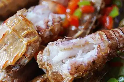 Rich shrimp with salt and pepper