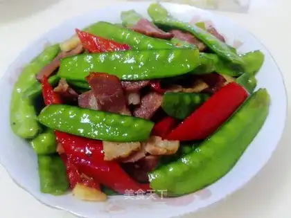 stir-fried peas with bacon