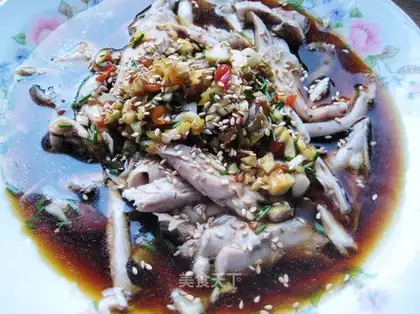 Spiced hand-shredded chicken
