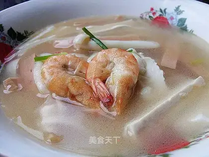 Seafood mushroom, ham and shrimp soup