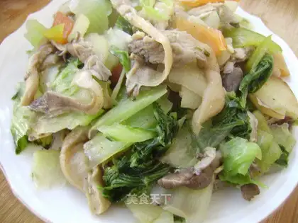 stir-fried cabbage with fresh mushrooms