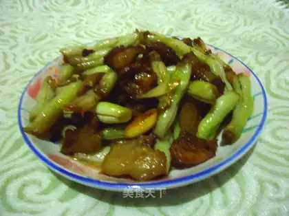 Braised pork and beans