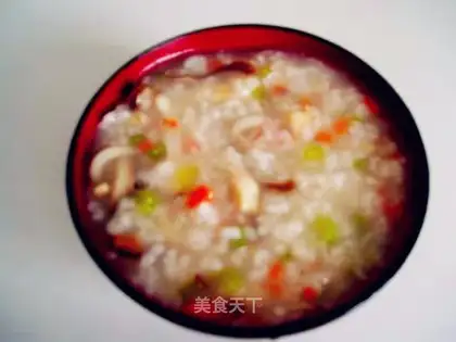 Shredded chicken porridge with mushroom