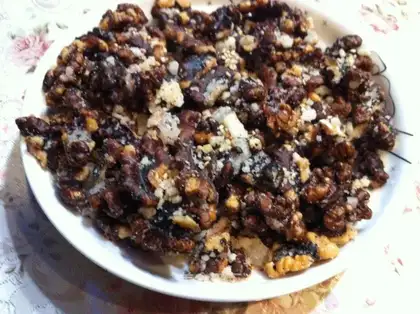 Rock sugar walnut kernels