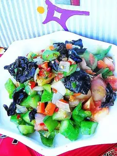 Chop pepper and vegetable assorted