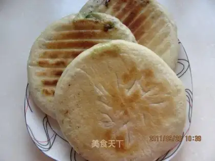 vermicelli and leek cake