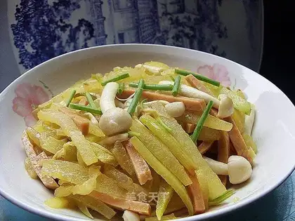 stir-fried seafood mushrooms with white gourd strips
