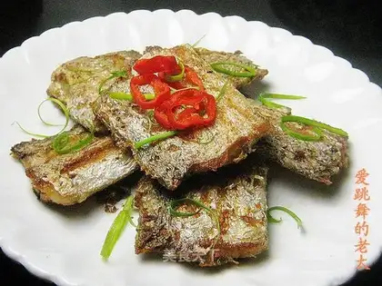 Dry fried hairtail